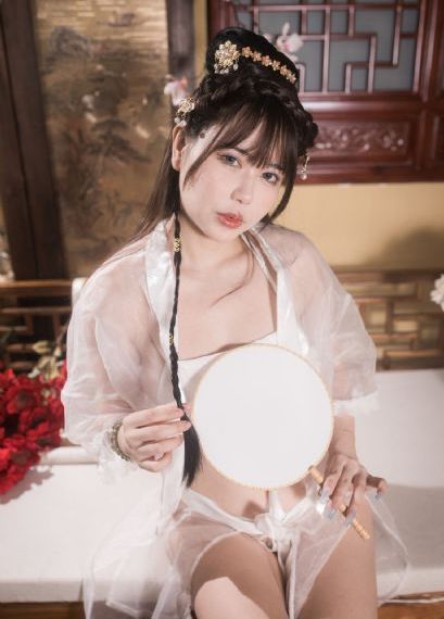 色情版巜劳拉的性放荡完整版_720在线手机播放