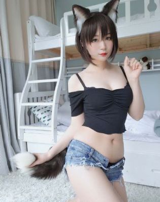 丝袜高跟踩踏视频_BD韩语免费观看视频
