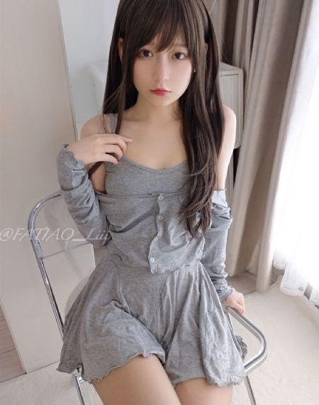 高跟踩女m乳房VK_BD英语在线观看高清