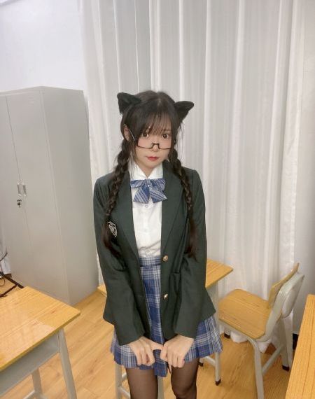 身材好穿牛仔裤的美女_剧情片免费观看电视剧