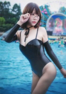 健身教练在健身房自慰_1080高清完整版播放